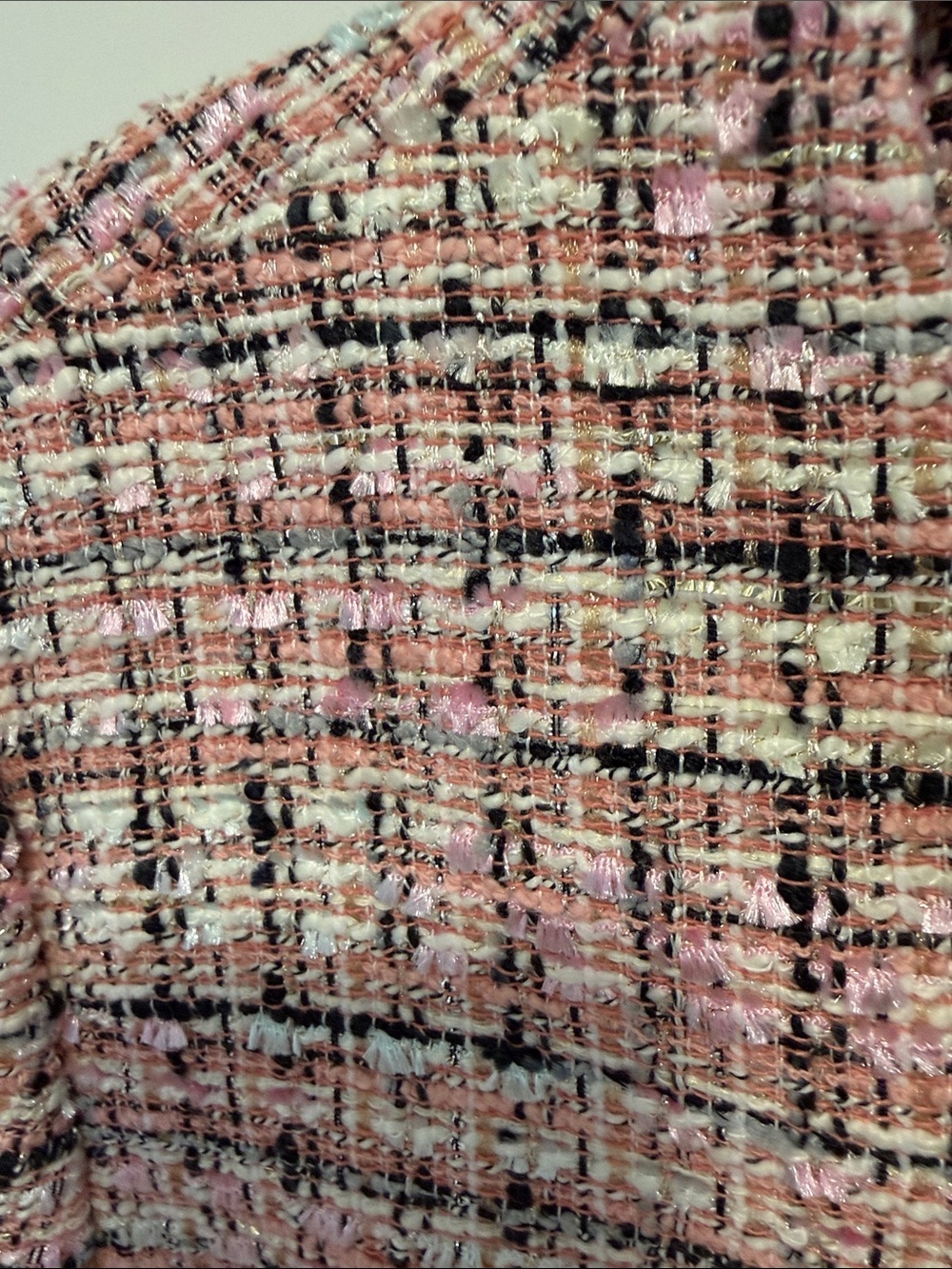 Elie Tahari Pink Tweed Boxy Blazer with Gold Buttons - Picture 3 of 8